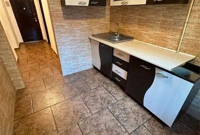 Apartament cu 2 camere decomandat, mobilat în Dacia
