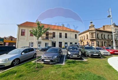 Spațiu comercial, de 75 mp, în Central - 3