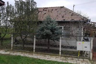 Casă cu 2 camere cu Teren 500 Mp în Central - 1
