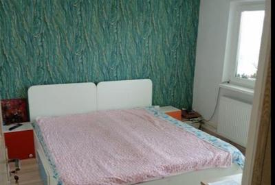 Apartament cu 2 camere decomandat în CET - 4
