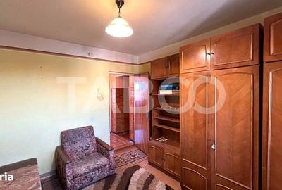 Apartament cu 4 camere decomandat în Central - 2