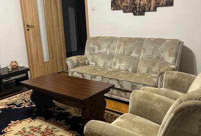 De închiriat ap 3 camere - 5