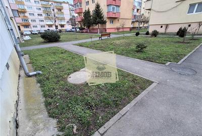 Apartament cu 3 camere decomandat în Turnișor - 1