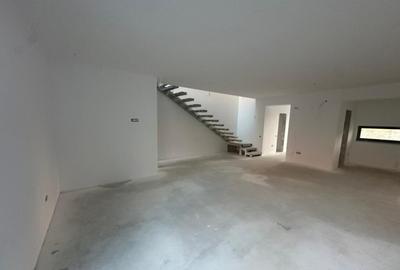 Vila deosebita de vanzare - zona Mamaia Nord pe malul laculu - 10