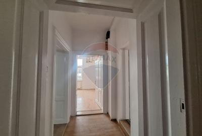 Spațiu comercial, de 15 mp, în Central - 3