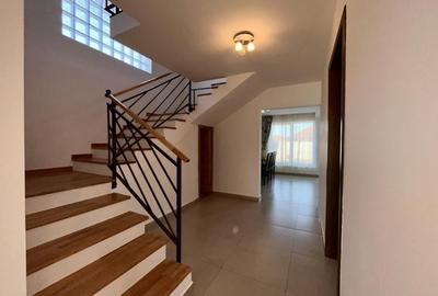 Casă individuală cu 5 camere cu Garaj în Episcopia Bihorului - 9