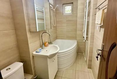 Apartament cu 3 camere semidecomandat, mobilat în Pajura - 3