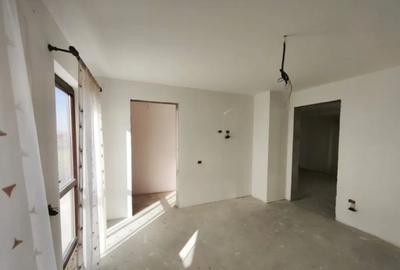 Casă cu 5 camere cu Teren 1792 Mp în Mitocu Dragomirnei - 1