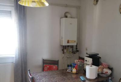 Apartament de vanzare, cu 2 camere, 52 mp, zona Rovine - 2