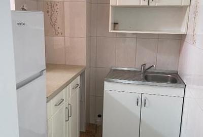 Garsonieră decomandată în Drumul Taberei