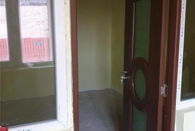 Casă cu 4 camere în Gura Ocniței - 2