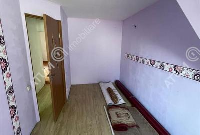 Casă cu 7 camere cu Canalizare în Sub Arini - 15