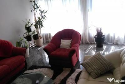 Apartament cu 3 camere decomandat în Dâmbovița - 1