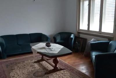 Casă cu 4 camere în Central - 2