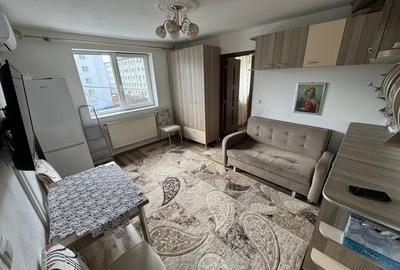 Apartament cu 2 camere semidecomandat, mobilat în Central