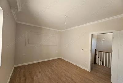 Casă cu 5 camere cu Teren 350 Mp în Aradului