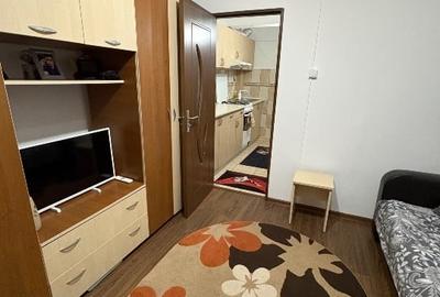 Vând cameră cămin-Etaj 2/4 - 1