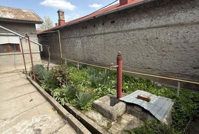 Casă cu 4 camere cu Teren 210 Mp în Central