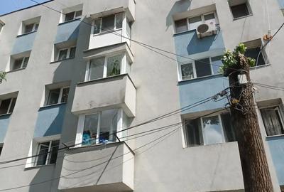 Apartament cu 4 camere semidecomandat în Rahova