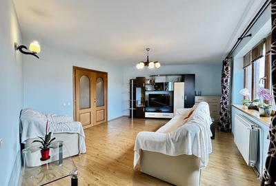 Apartament cu 2 camere decomandat în Uverturii