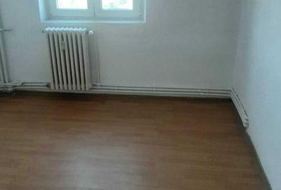 Alexandru - Zimbru, 2 camere decomandat, liber - 3