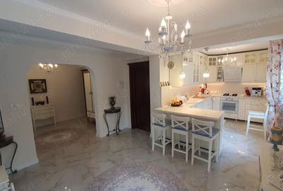 Casă cu 6 camere cu Teren 500 Mp în Central - 9