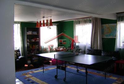 Casă cu Teren 1461 Mp în Cornu