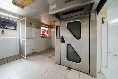 Casă cu 12 camere cu Canalizare în Eroii Revoluției - 1