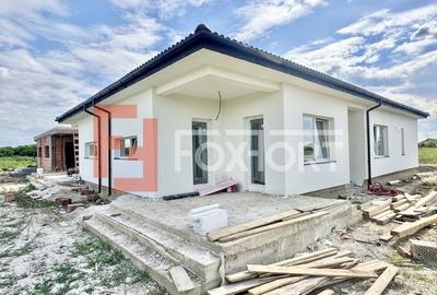 Duplex cu 3 camere în Bucovăț (Remetea Mare)