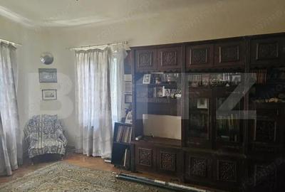 Casă cu Teren 372 Mp în Central - 2