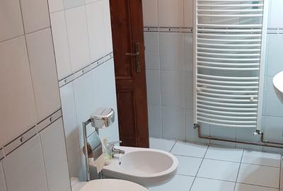 Apartament cu 4 camere decomandat în Neptun - 9