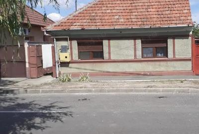 Casa de vanzare bujac