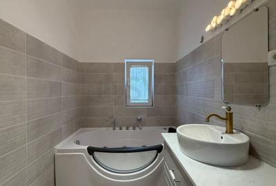 Apartament cu 3 camere semidecomandat, mobilat în Aviatorilor - 10