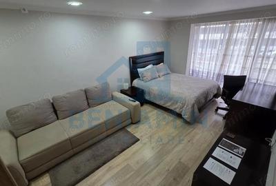 Garsonieră decomandată în Tractorul