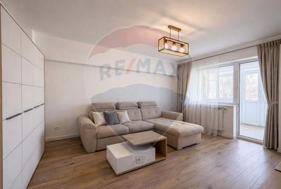 Apartament cu 3 camere decomandat, mobilat în Ultracentral
