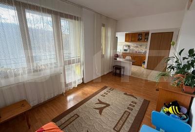 Apartament cu 3 camere semidecomandat, mobilat în Florești - 5