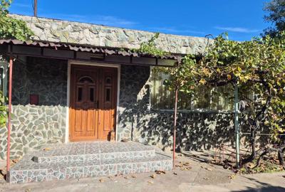 Casă cu 4 camere decomandat cu Teren 840 Mp în Hârșova - 8