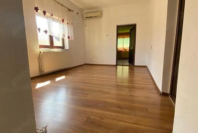 Casă cu 6 camere cu Teren 231 Mp în Central - 2