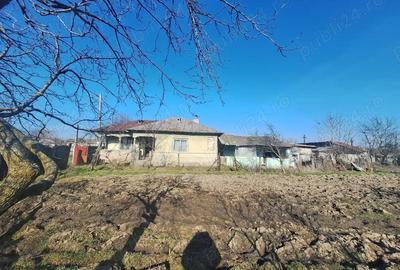 Casă cu 2 camere cu Teren 600 Mp în Văleni - 4