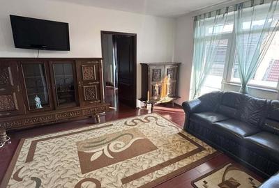 Apartament cu 2 camere, mobilat în Central