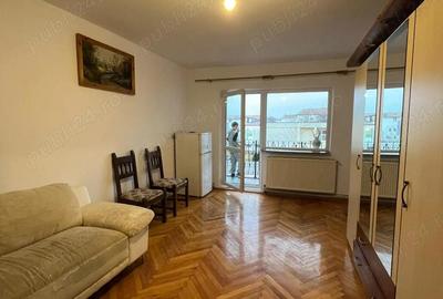 Apartament cu 3 camere decomandat în Central - 2