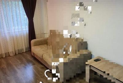 Garsonieră decomandată în CET - 8