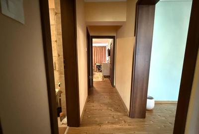 De vanzare Apartament 3 Camere Mobilat/Utilat Etaj 2 - 10