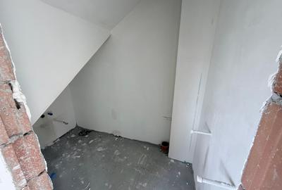 Duplex cu 4 camere cu Canalizare în Sud - 3