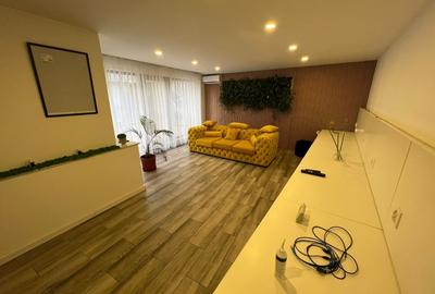 Apartament cu 3 camere semidecomandat, mobilat în Decebal