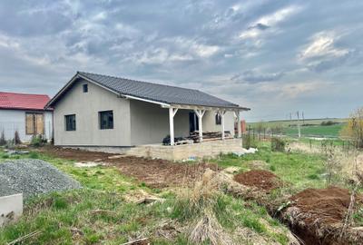 Casă cu 4 camere în Frumușeni - 3