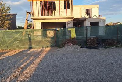 Casă cu Teren 490 Mp în Central - 3