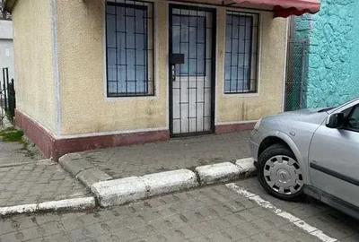 Spațiu comercial, de 16 mp, în Central - 4