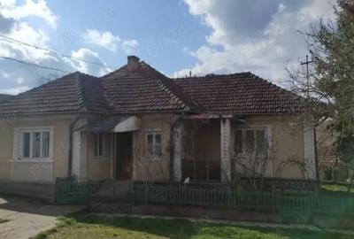 Casă cu 4 camere în Oarța de Jos