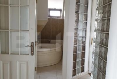 Casă cu 7 camere cu Teren 370 Mp în Democrației - 9